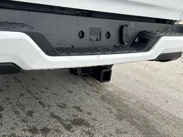 Photo of 2025 Bright White Clearcoat RAM 1500
