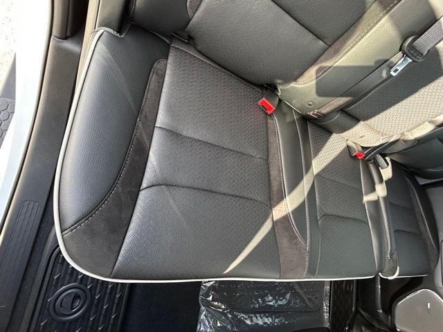 Photo of 2025 Bright White Clearcoat RAM 1500