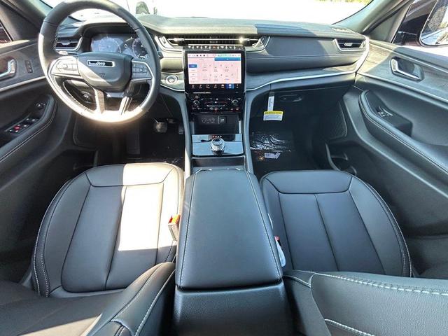 Photo of 2025 Velvet Red Pearlcoat Jeep Grand Cherokee