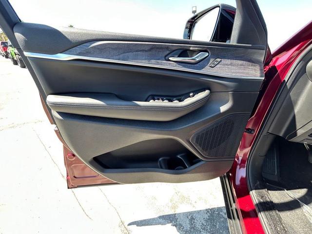 Photo of 2025 Velvet Red Pearlcoat Jeep Grand Cherokee