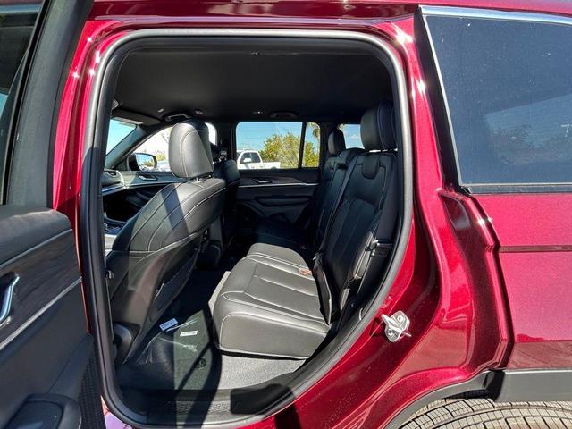 Photo of 2025 Velvet Red Pearlcoat Jeep Grand Cherokee