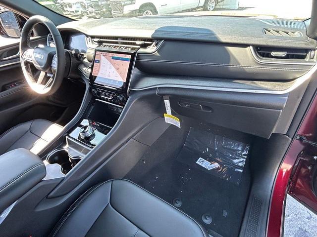 Photo of 2025 Velvet Red Pearlcoat Jeep Grand Cherokee