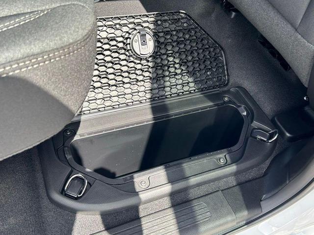 Photo of 2025 Bright White Clearcoat RAM 1500