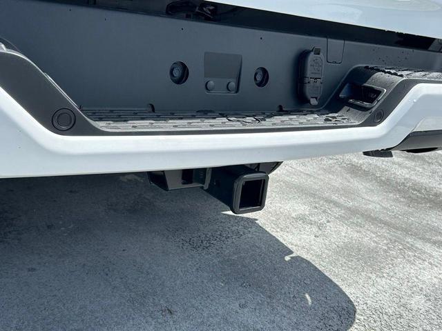 Photo of 2025 Bright White Clearcoat RAM 1500