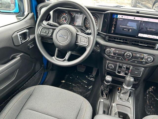 Photo of 2025 Hydro Blue Pearl Jeep Wrangler