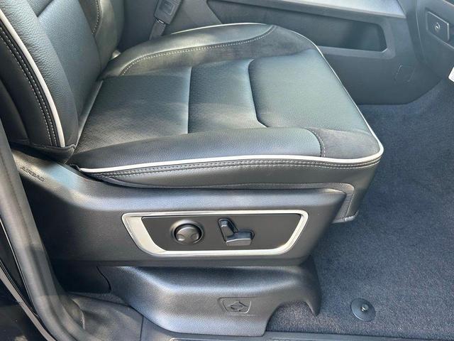 Photo of 2025 Diamond Black RAM 1500