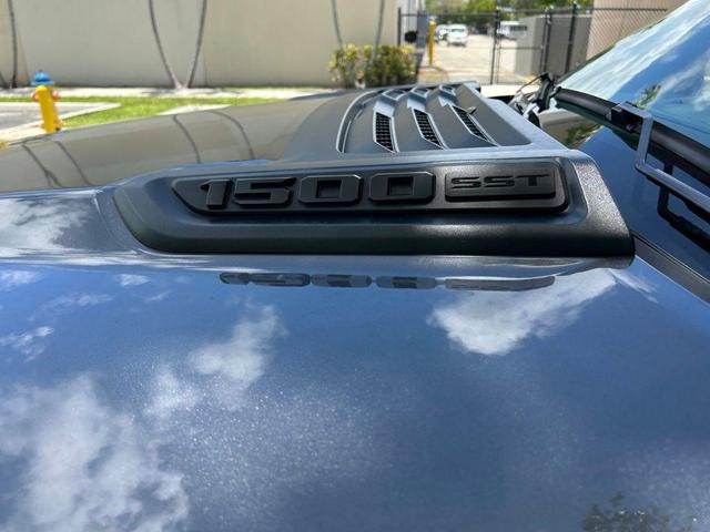 Photo of 2025 Granite Crystal Clearcoat Metallic RAM 1500