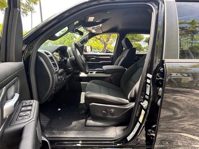 Photo of 2025 Diamond Black RAM 1500