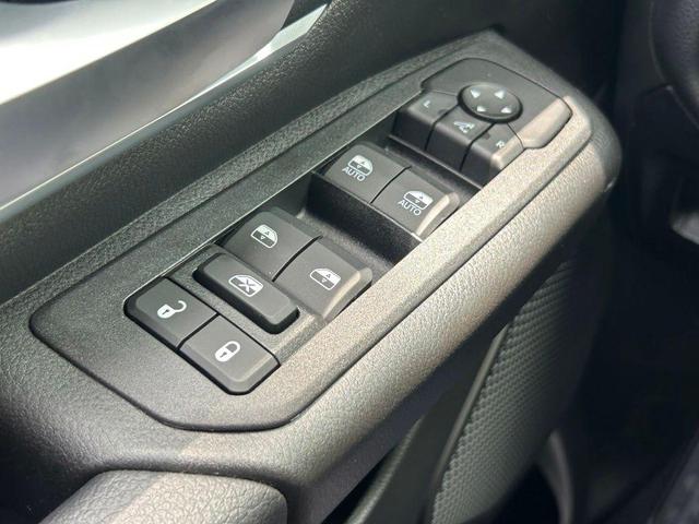 Photo of 2025 Diamond Black RAM 1500