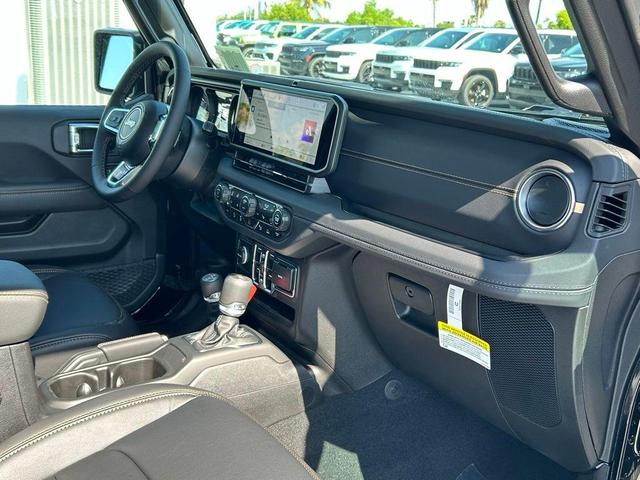 Photo of 2025 Black Clearcoat Jeep Wrangler