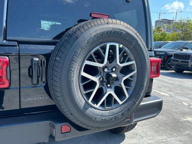 Photo of 2025 Black Clearcoat Jeep Wrangler