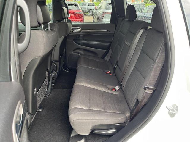 Photo of 2019 Bright White Clearcoat Jeep Grand Cherokee