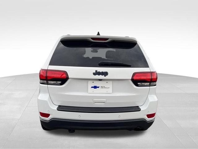 Photo of 2019 Bright White Clearcoat Jeep Grand Cherokee