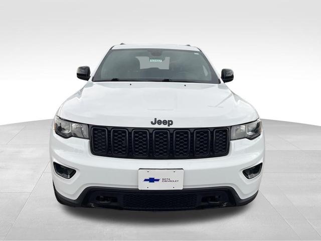 Photo of 2019 Bright White Clearcoat Jeep Grand Cherokee