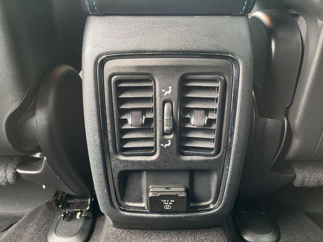 Photo of 2019 Bright White Clearcoat Jeep Grand Cherokee