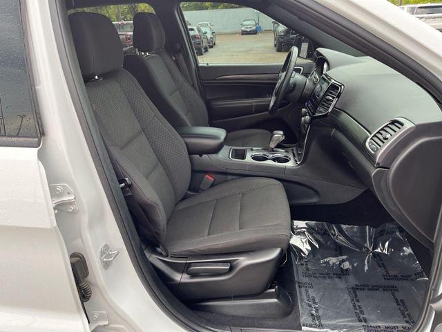 Photo of 2019 Bright White Clearcoat Jeep Grand Cherokee