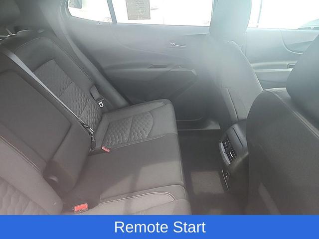 Photo of 2021 Silver Ice Metallic Chevrolet Equinox