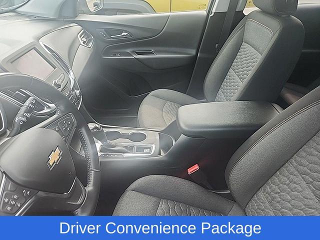 Photo of 2021 Silver Ice Metallic Chevrolet Equinox
