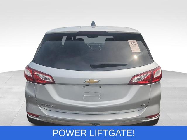 Photo of 2021 Silver Ice Metallic Chevrolet Equinox