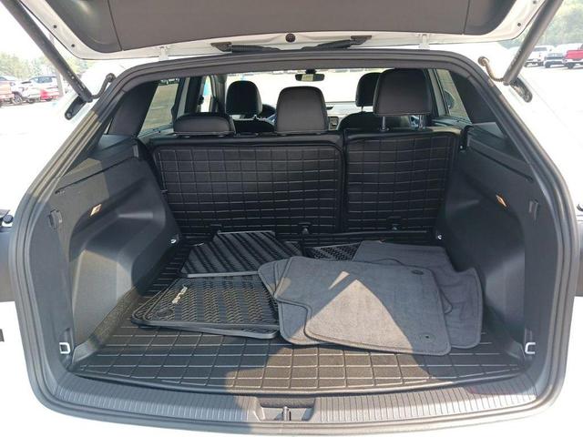 Photo of 2023 Opal White Pearl Volkswagen Atlas Cross Sport