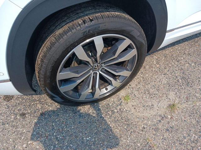 Photo of 2023 Opal White Pearl Volkswagen Atlas Cross Sport