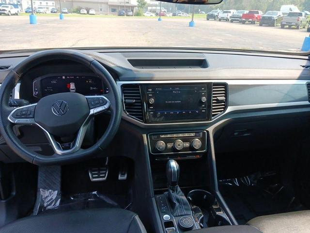 Photo of 2023 Opal White Pearl Volkswagen Atlas Cross Sport