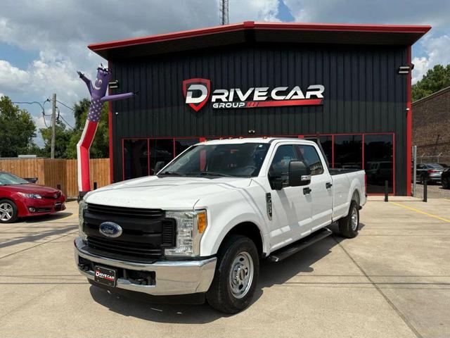 Photo of 2017 Oxford White Ford F-250