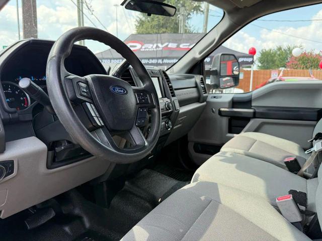 Photo of 2017 Oxford White Ford F-250