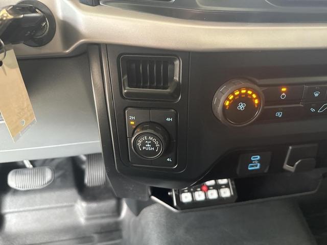 Photo of 2023 Agate Black Metallic Ford F-150