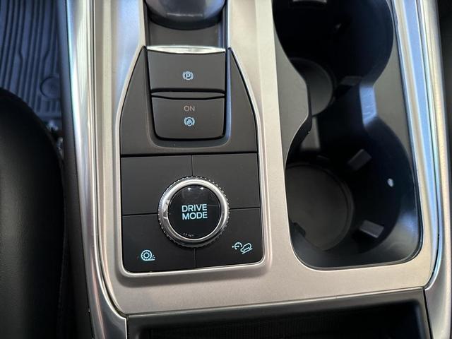 Photo of 2023 Agate Black Metallic Ford Explorer