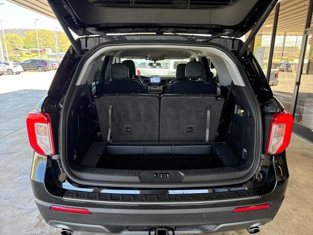 Photo of 2023 Agate Black Metallic Ford Explorer