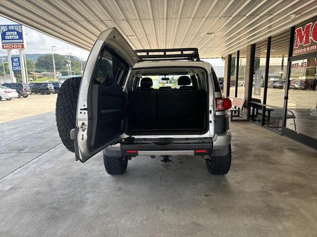 Photo of 2007 Silver Toyota FJ Cruiser