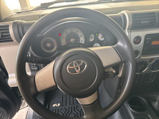 Photo of 2007 Silver Toyota FJ Cruiser