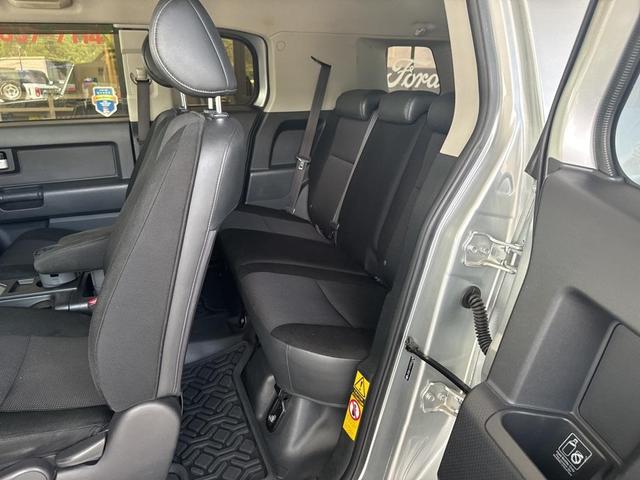 Photo of 2007 Silver Toyota FJ Cruiser