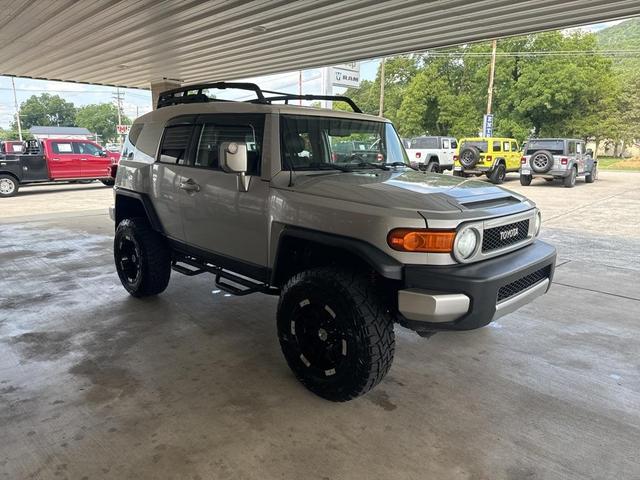 Photo of 2007 Silver Toyota FJ Cruiser