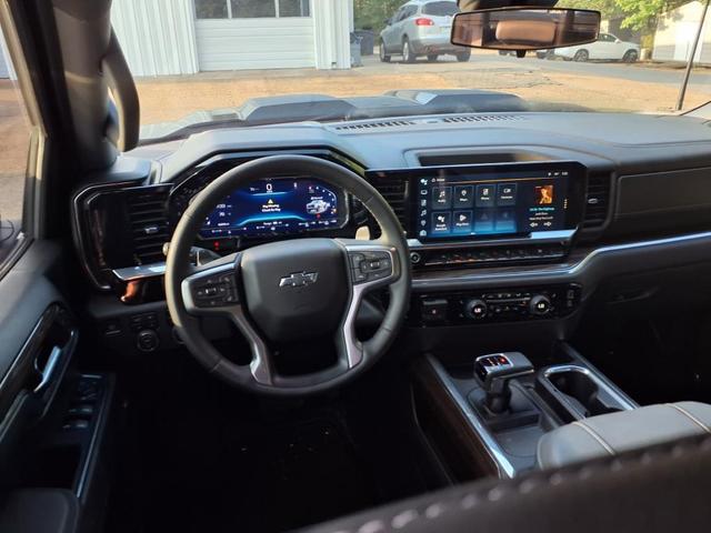 Photo of 2024 Black Chevrolet Silverado 1500