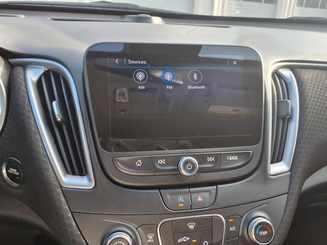 Photo of 2024 Summit White Chevrolet Malibu