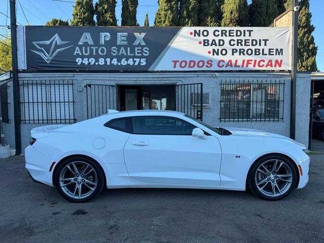 Photo of 2021 White Chevrolet Camaro
