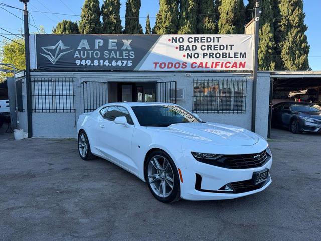 Photo of 2021 White Chevrolet Camaro