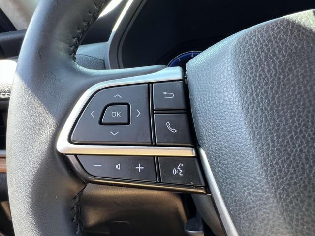 Photo of 2024 Pearl Toyota Grand Highlander