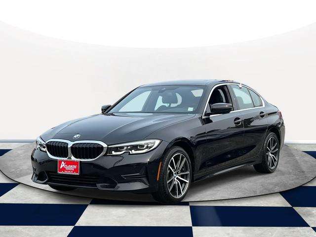 Photo of 2019 Black Sapphire Metallic BMW 330