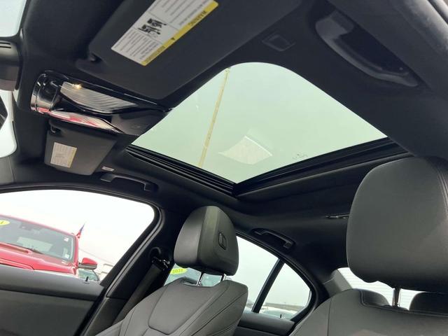 Photo of 2019 Black Sapphire Metallic BMW 330