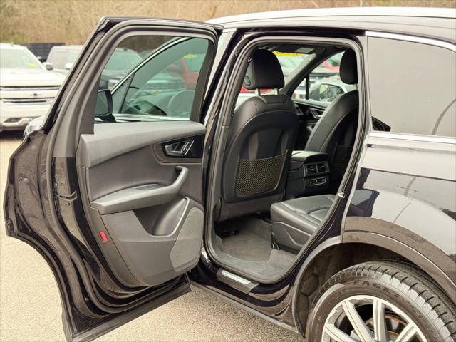 Photo of 2017 Black Audi Q7