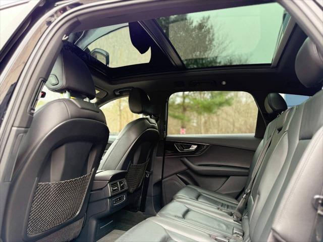 Photo of 2017 Black Audi Q7