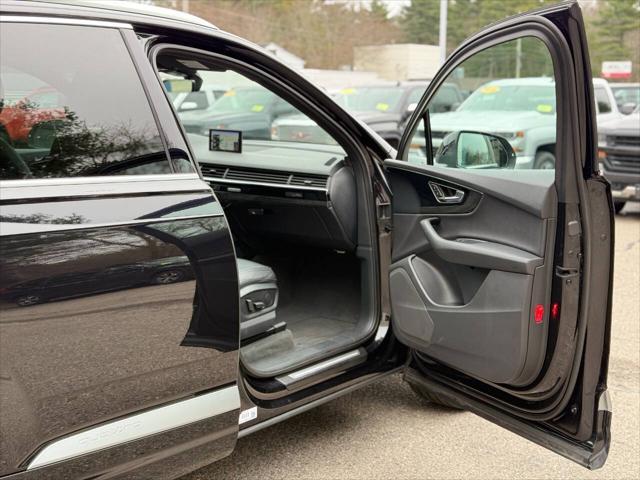Photo of 2017 Black Audi Q7
