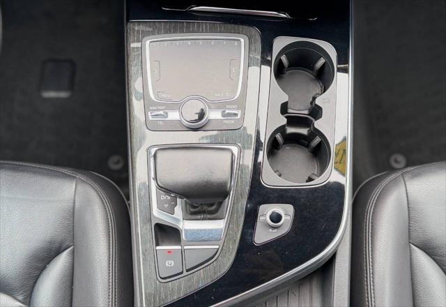 Photo of 2017 Black Audi Q7