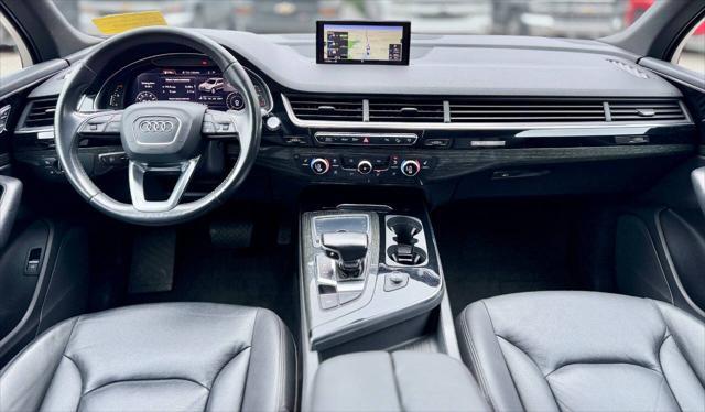 Photo of 2017 Black Audi Q7