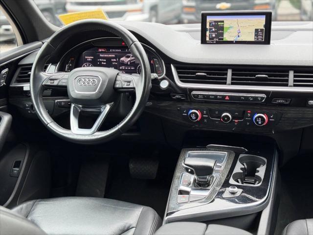 Photo of 2017 Black Audi Q7