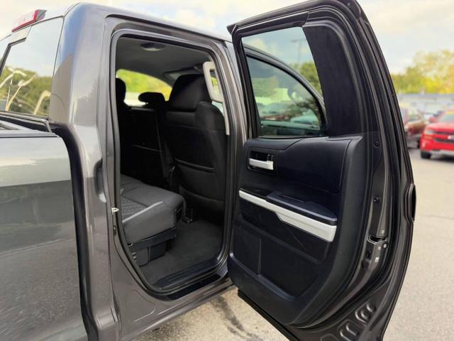 Photo of 2015 Magnetic Gray Metallic Toyota Tundra