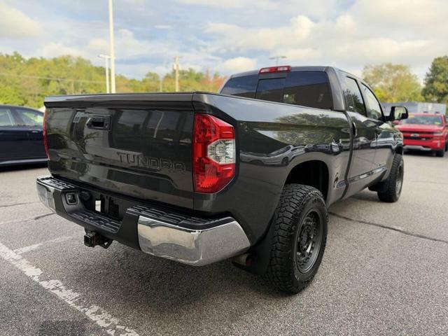 Photo of 2015 Magnetic Gray Metallic Toyota Tundra